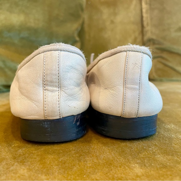CHANEL cap toed ballet flats with interlocking CCs, sz37 1/2 beige/black GUC - Picture 13 of 15